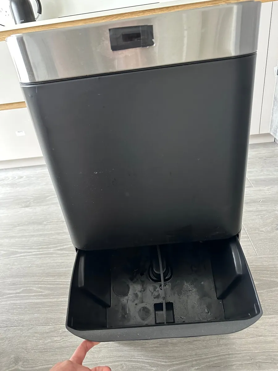 Motion sensor bin - Image 3