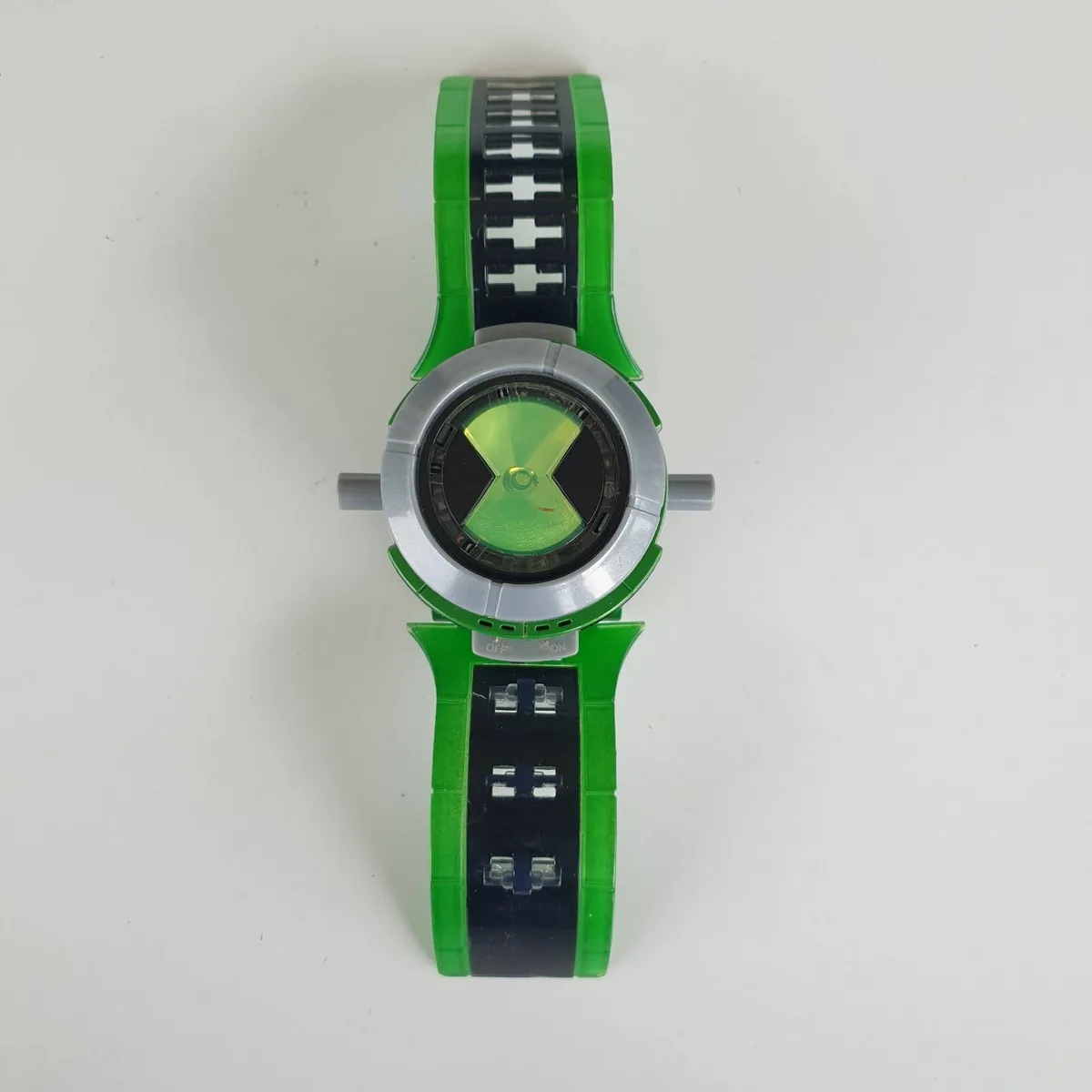 Ben 10 2008 ultimate Omnitrix watch 7 crystals - Image 2