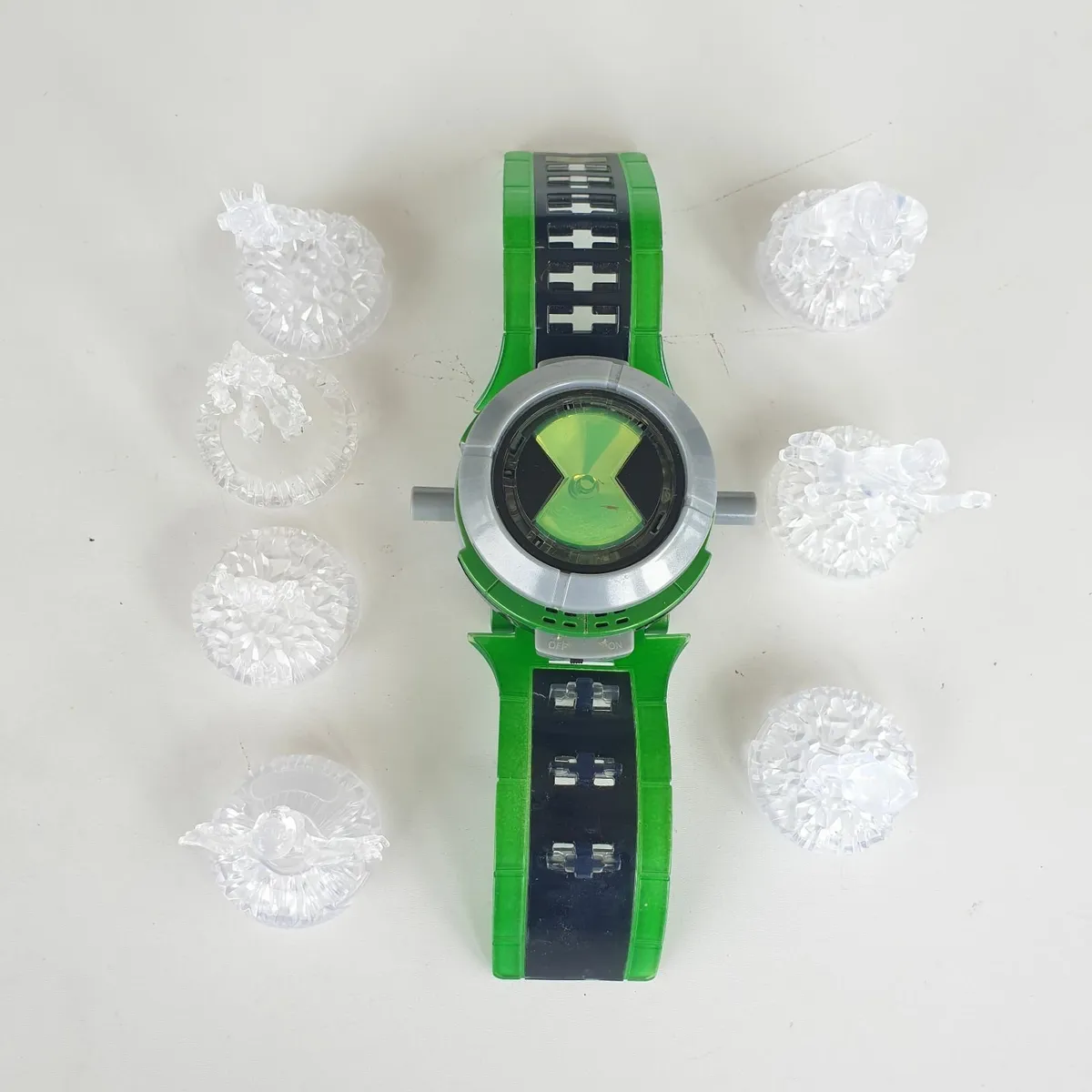 Ben 10 2008 ultimate Omnitrix watch 7 crystals - Image 1
