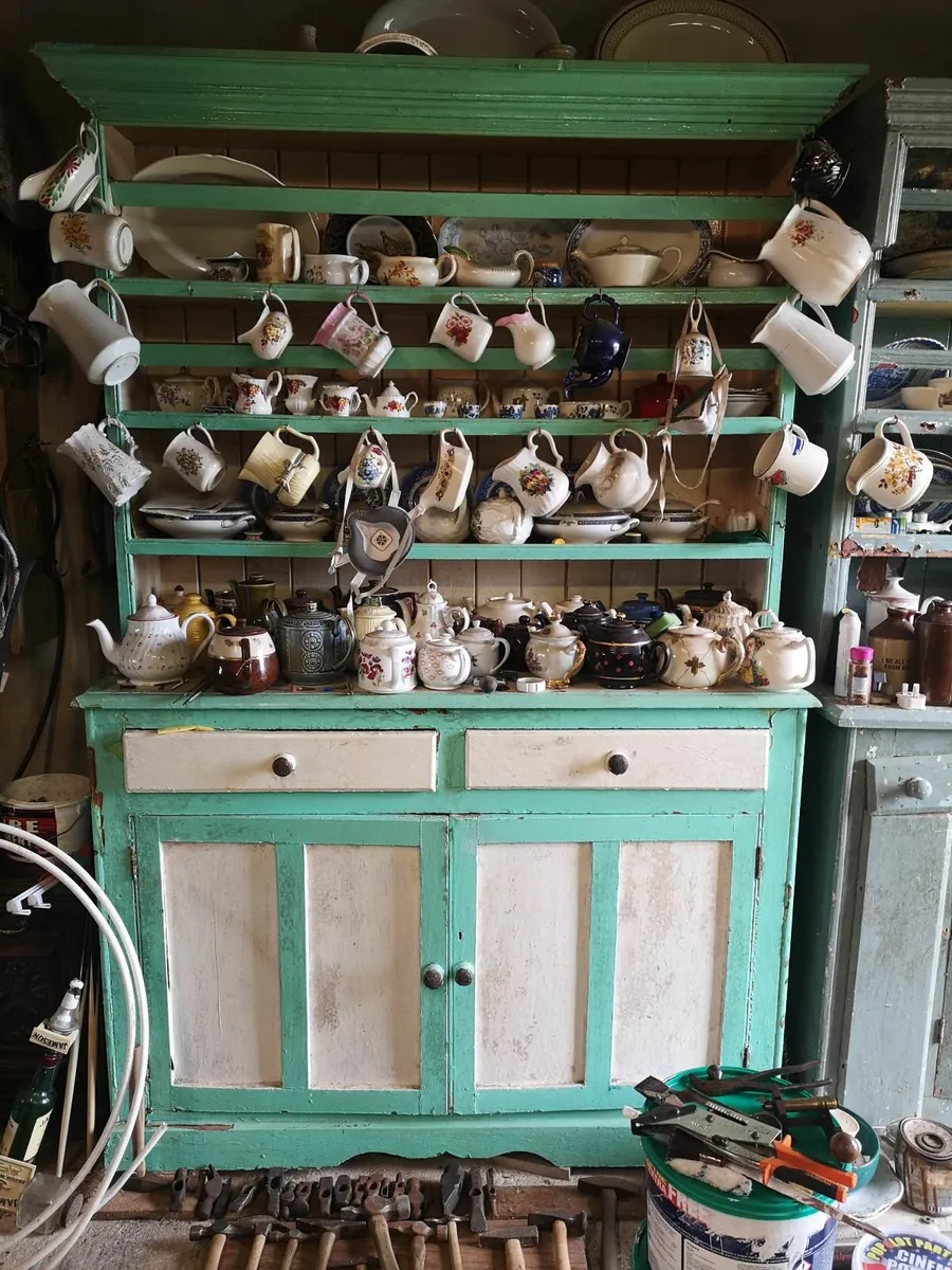 Dresser - Image 1