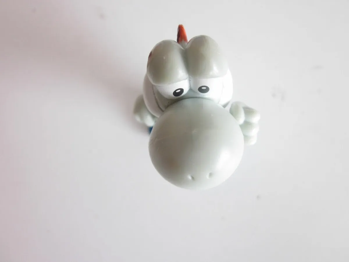 2022 Jakks Super Mario Yoshi Figure - Image 4