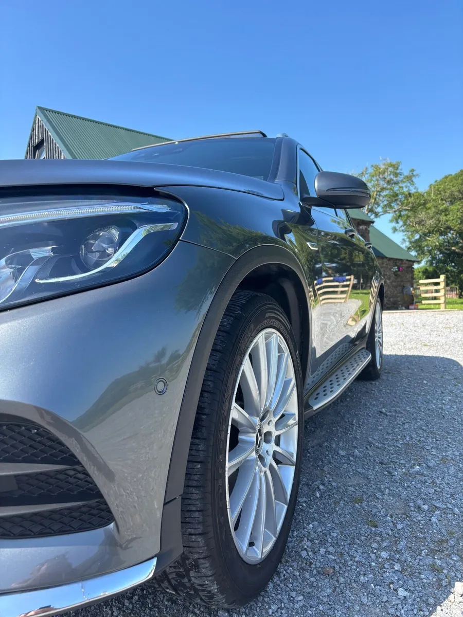 Mercedes GLC AMG 220D Night Edition - Image 2