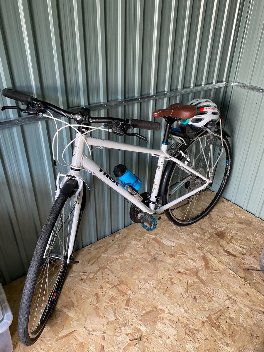 Ladies Trek bicycle - never used. - Image 1