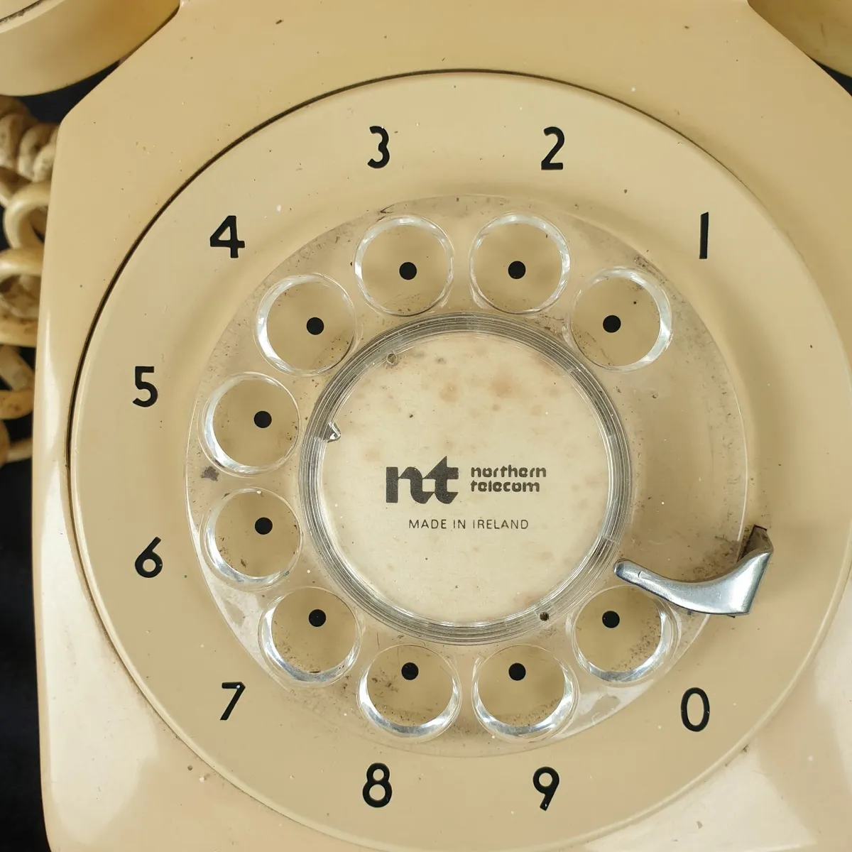 vintage 1970s cream rotary telephone PROP - Image 4