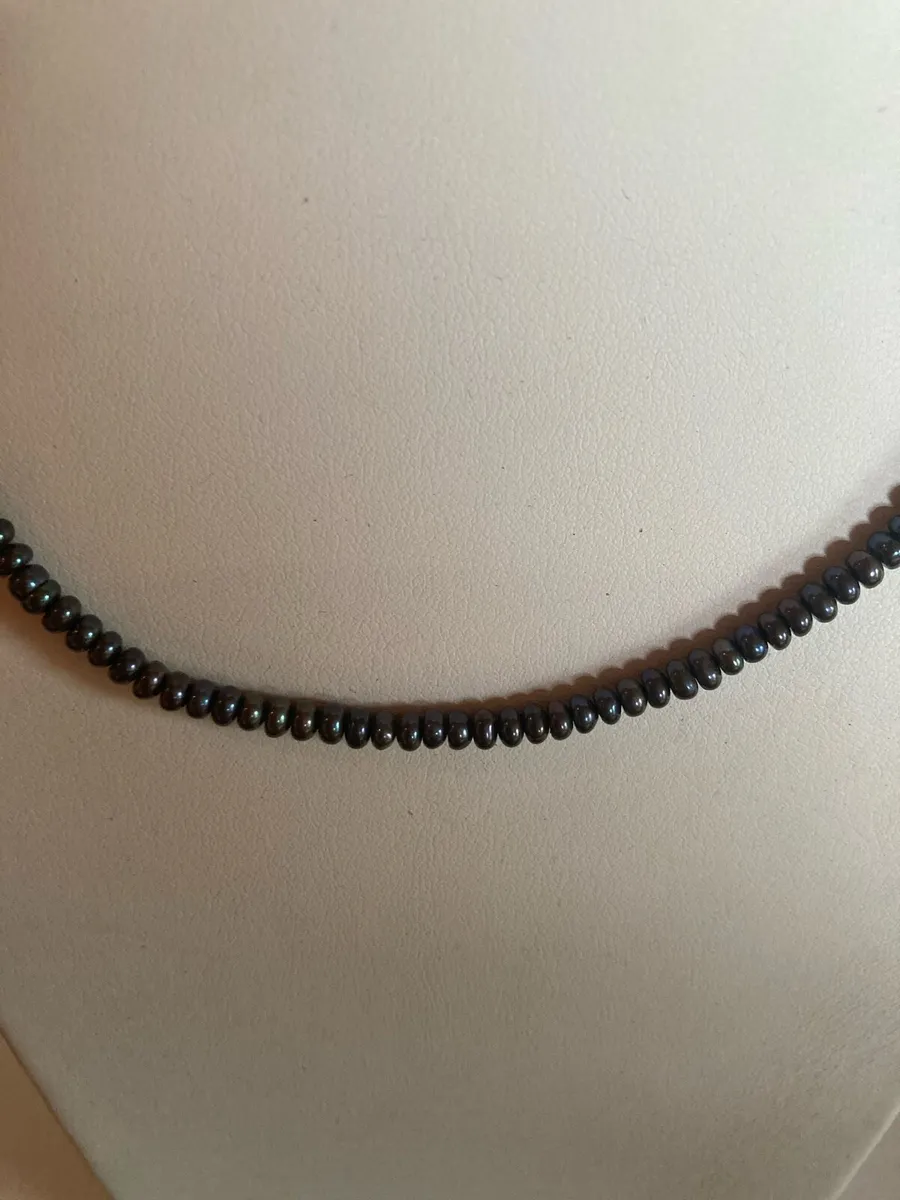String of pearls with silver clasp - Image 2