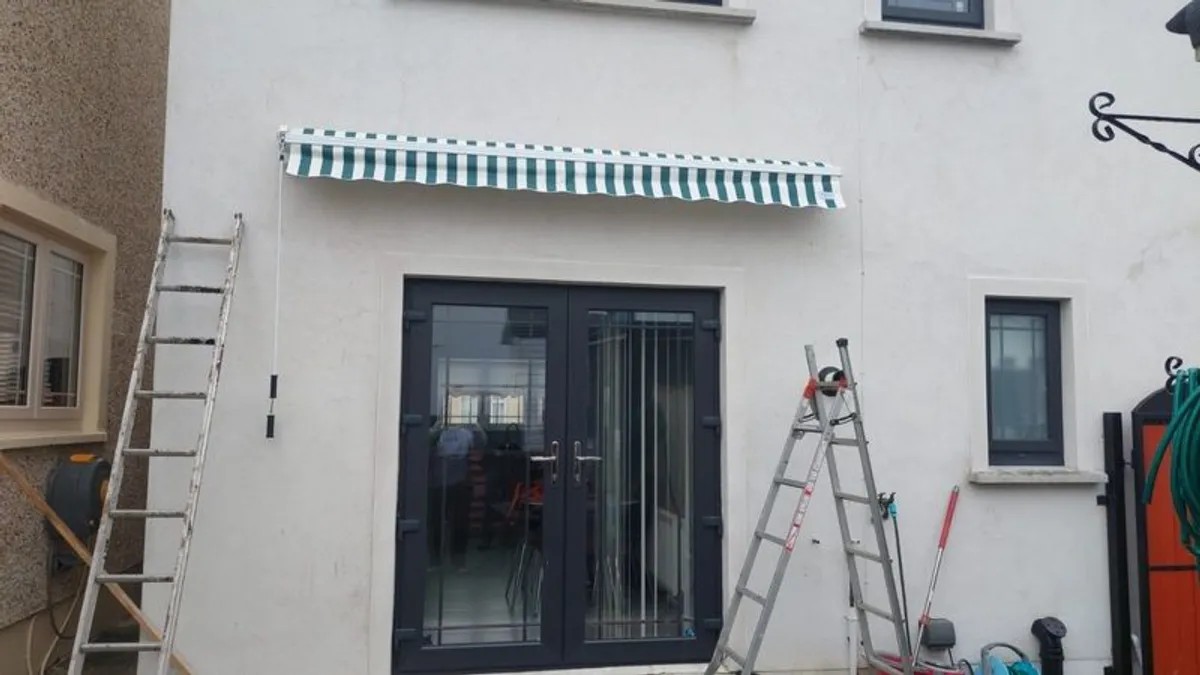 retractable canopy/awning - Image 1