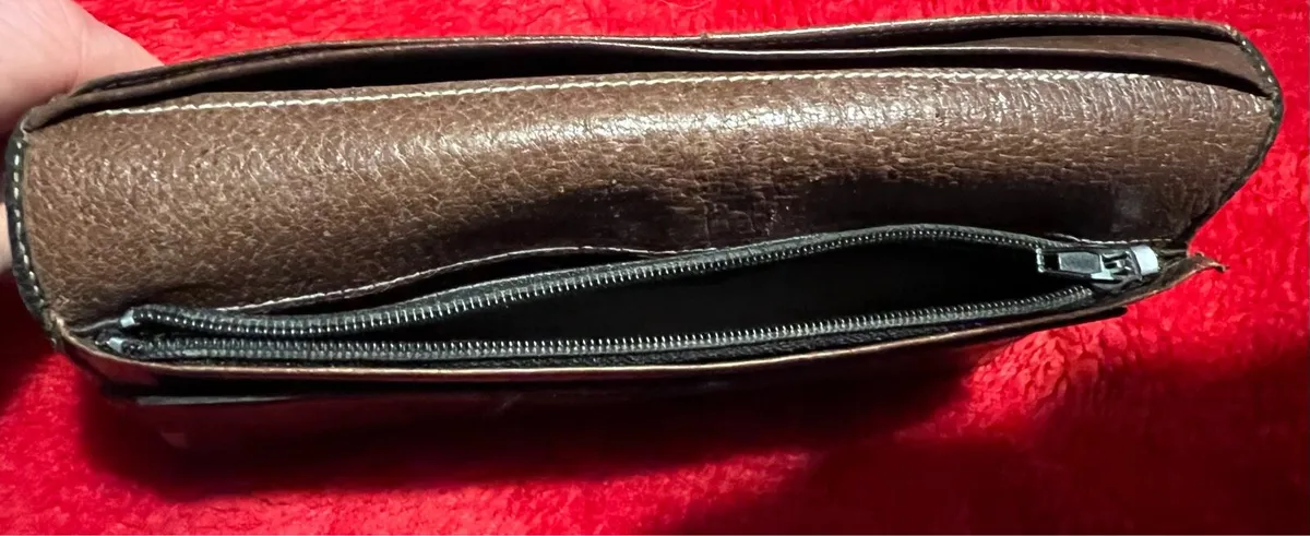 Vintage Gucci Wallet - Image 4