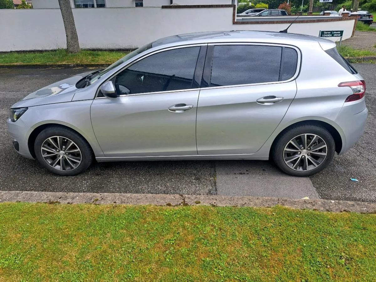 Car - Image 2