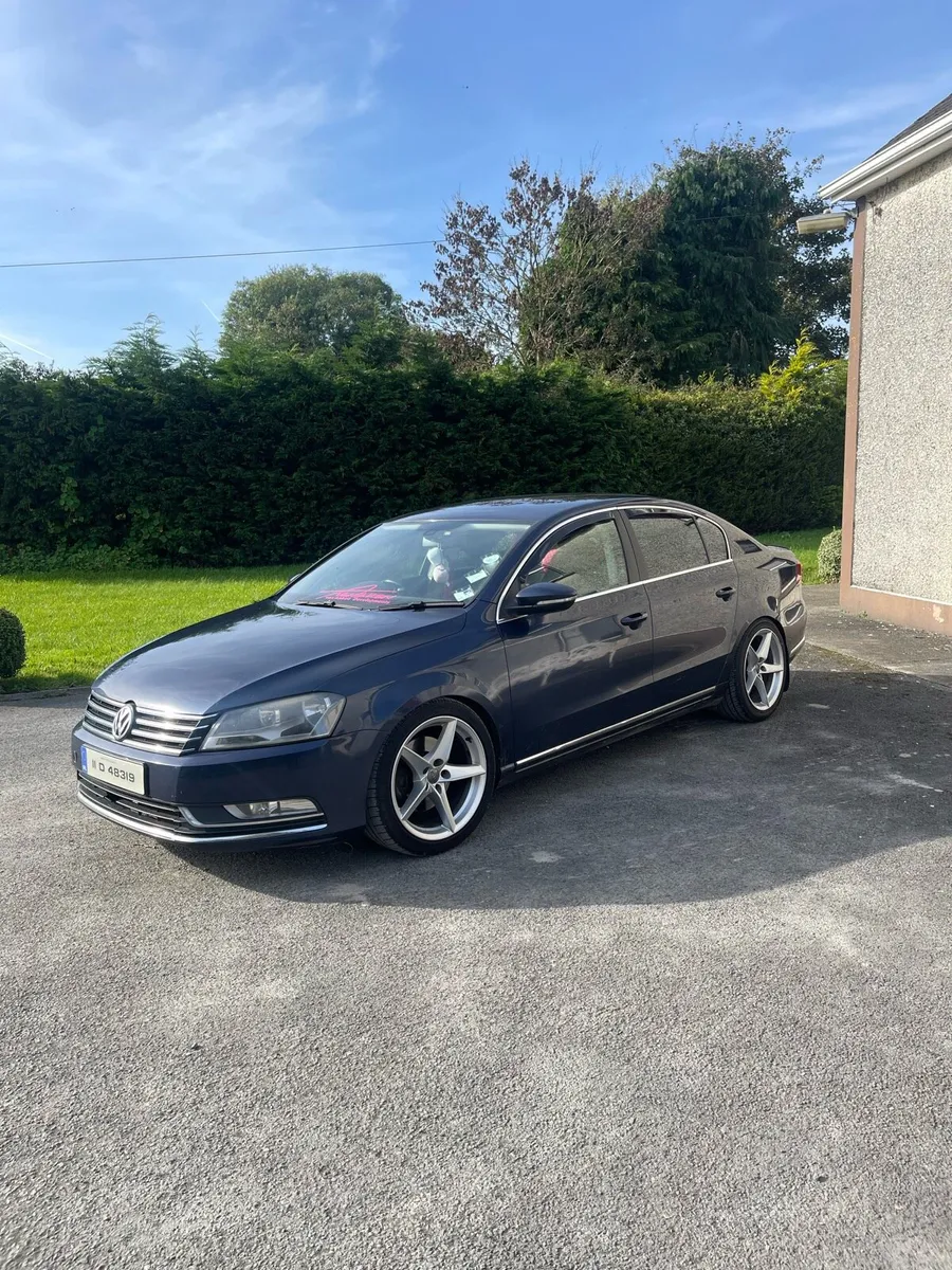 2L Volkswagen Passat - Image 1