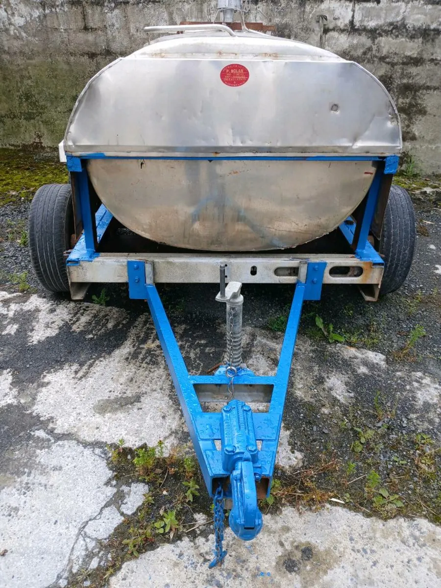440 gallon milk /water tank - Image 1