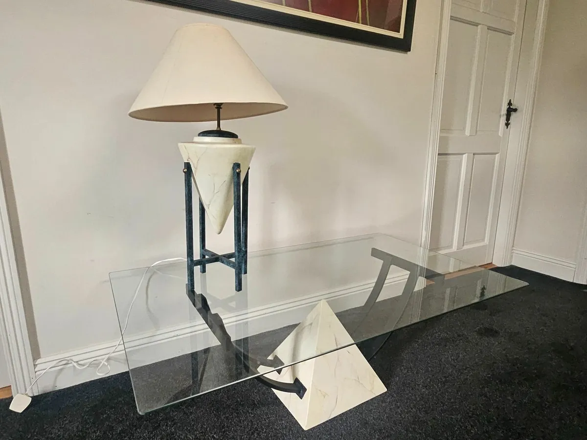 Coffee table & matching lamp - Image 3