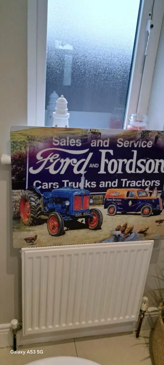 Large  fordson  metal sign - Image 2