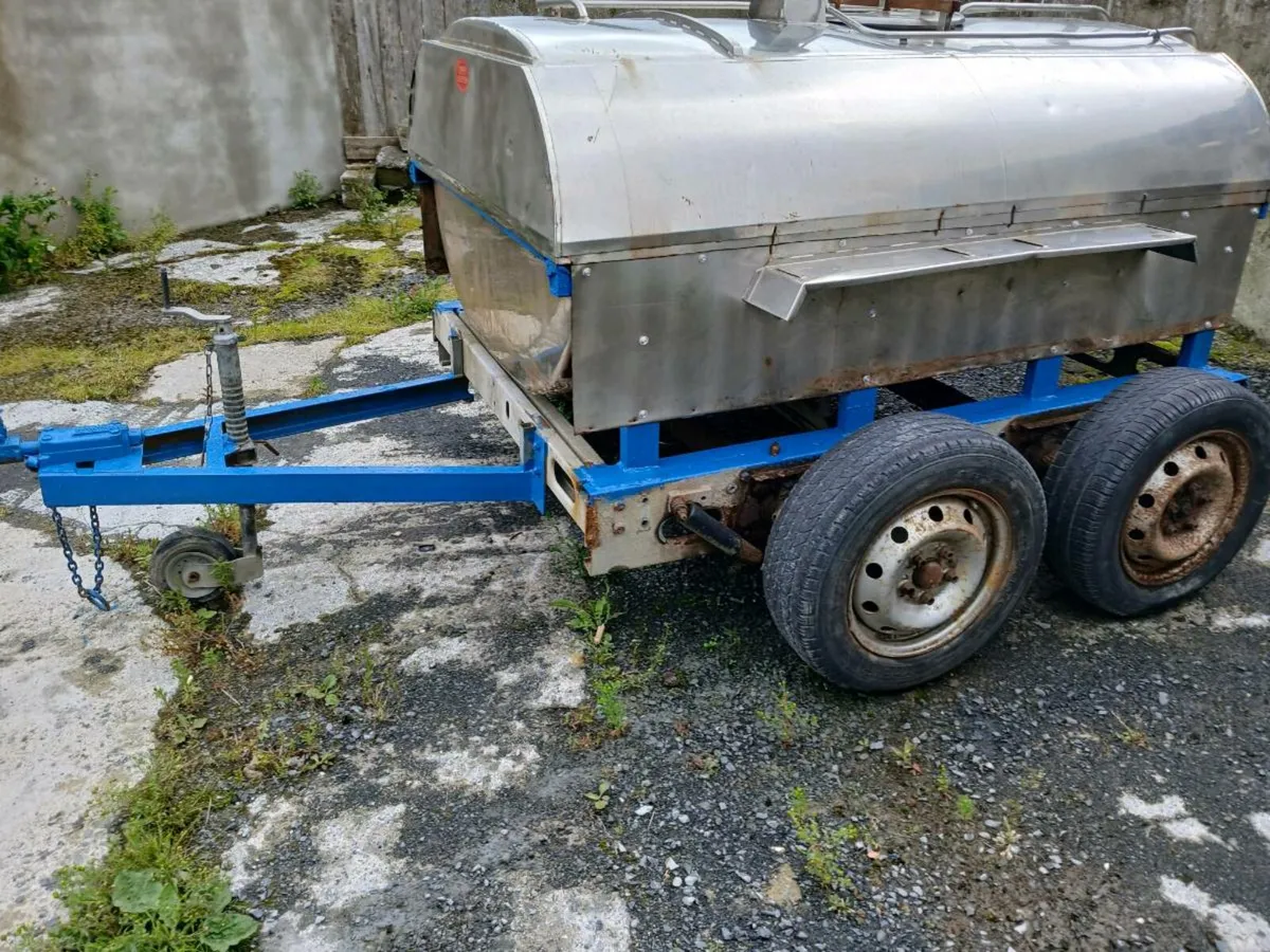 440 gallon milk /water tank - Image 3