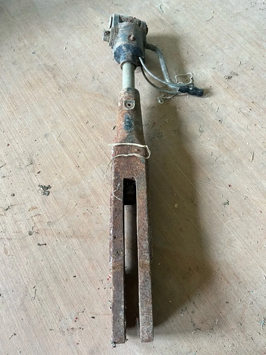 Massey Ferguson 185 leaving arm - Image 1