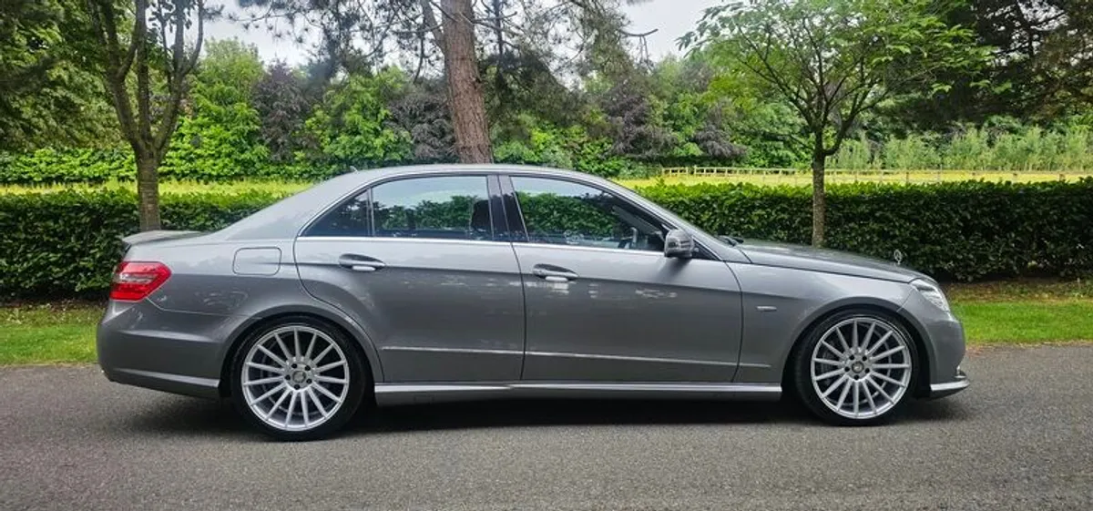 2010 Mercedes-benz E-class e350 - Image 2