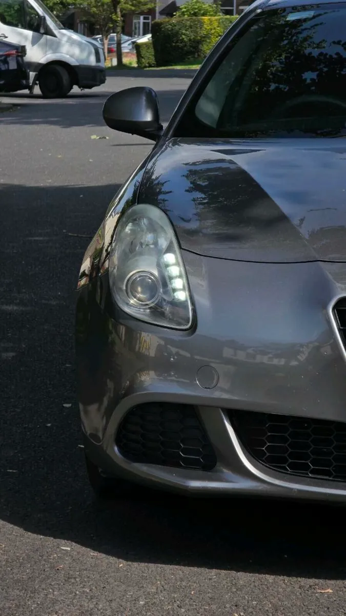 Alfa Romeo Giulietta 2011 - Image 2