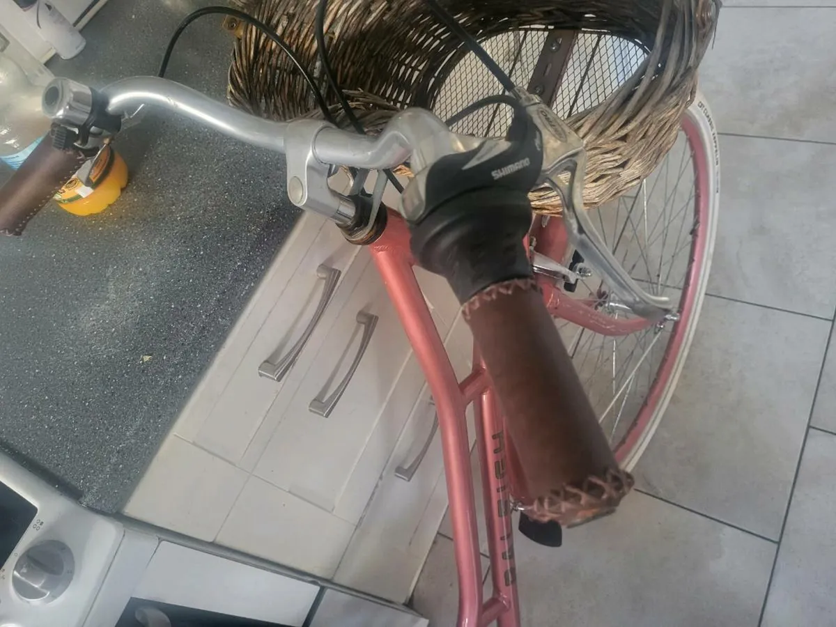 Ladies raleigh like new - Image 4