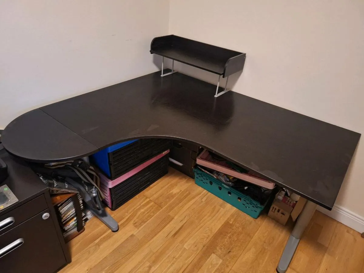 Office desk - Image 2