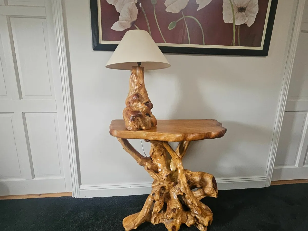 Table & Lamp - Image 1