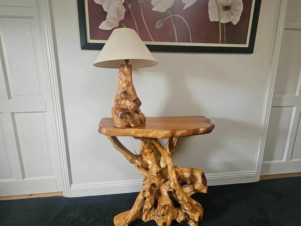 Table & Lamp - Image 2