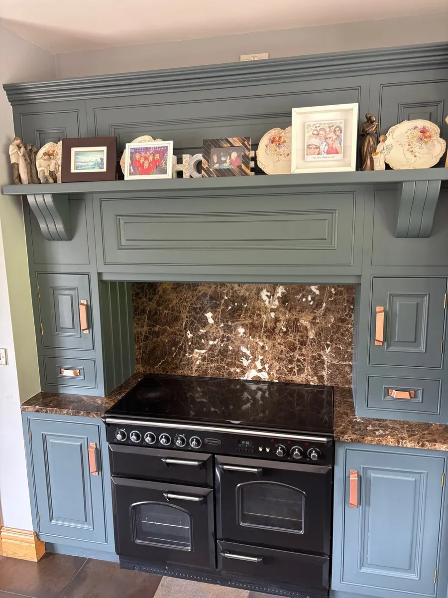 In-Frame Solid Oak Kitchen, Island and Applicances - Image 4