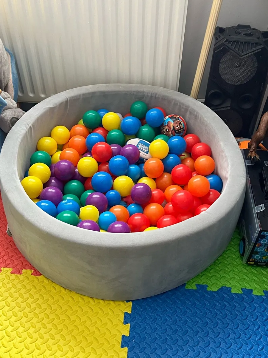 Ball pit