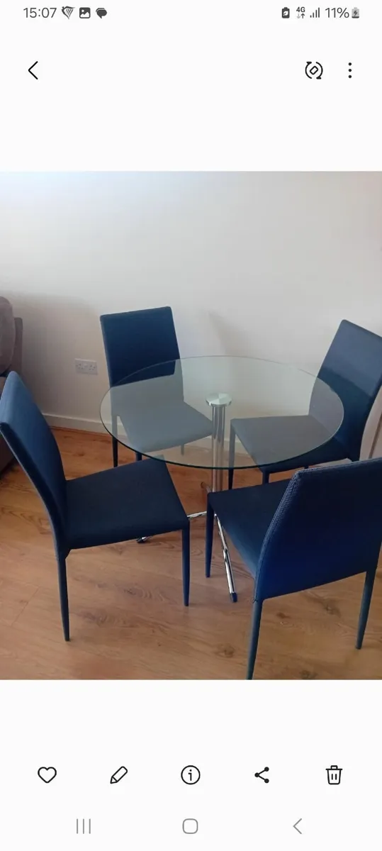 4 Dining chairs - Image 1
