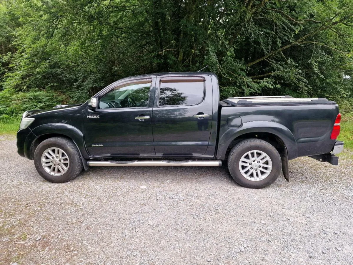 Toyota Hilux - Image 4