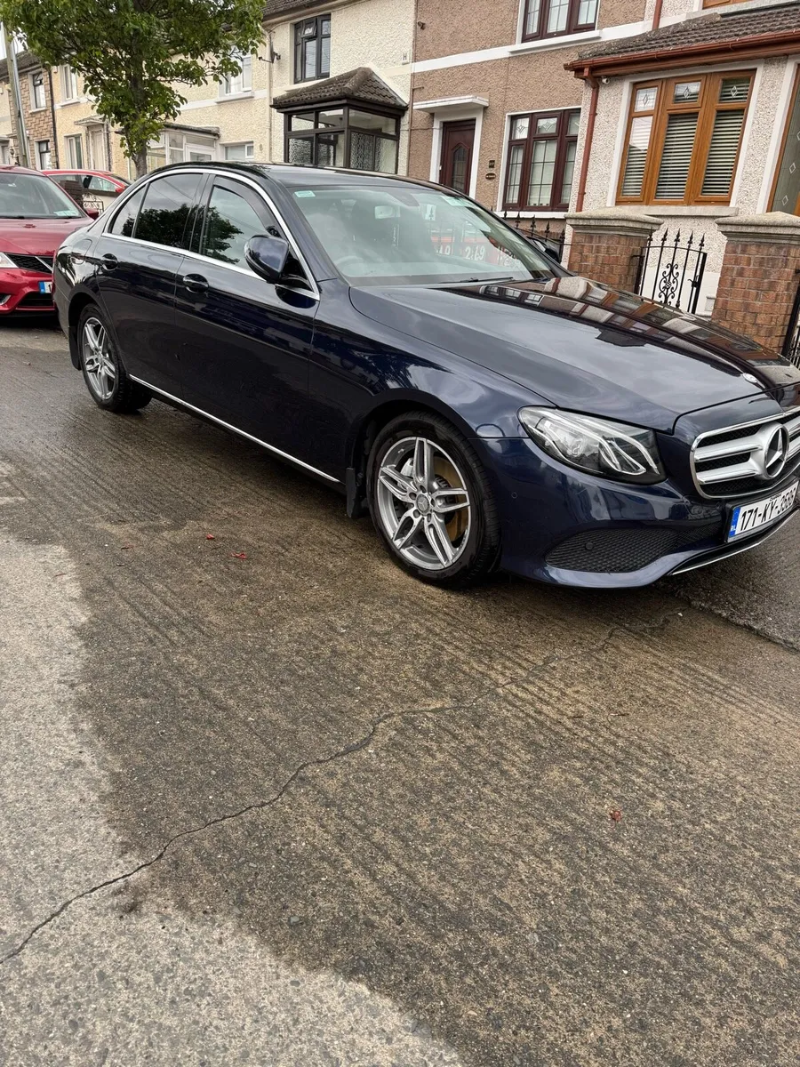 Mercedes E220d SE Auto - Image 2