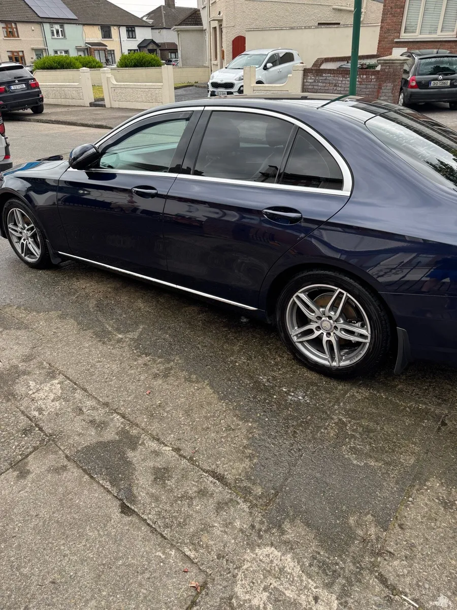 Mercedes E220d SE Auto - Image 4