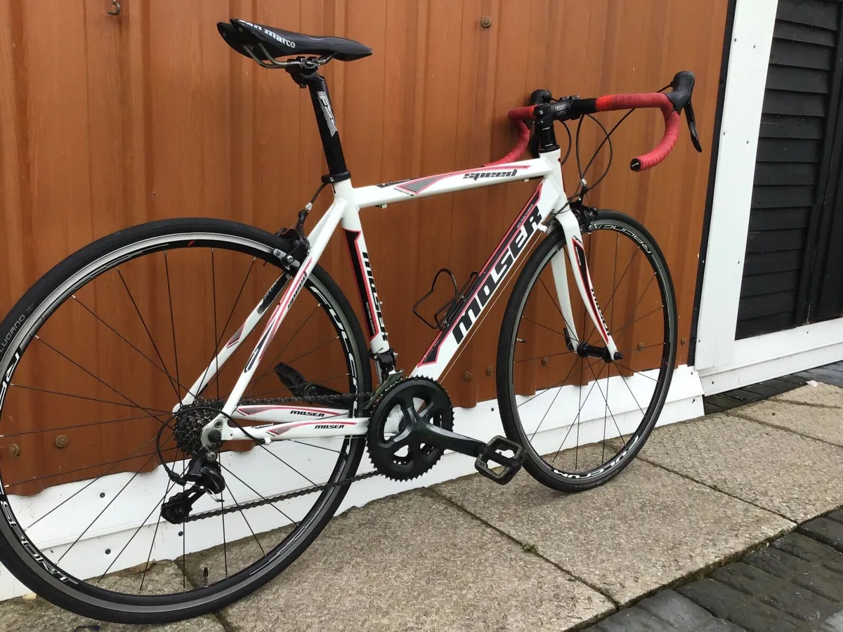 Road bike - Image 1
