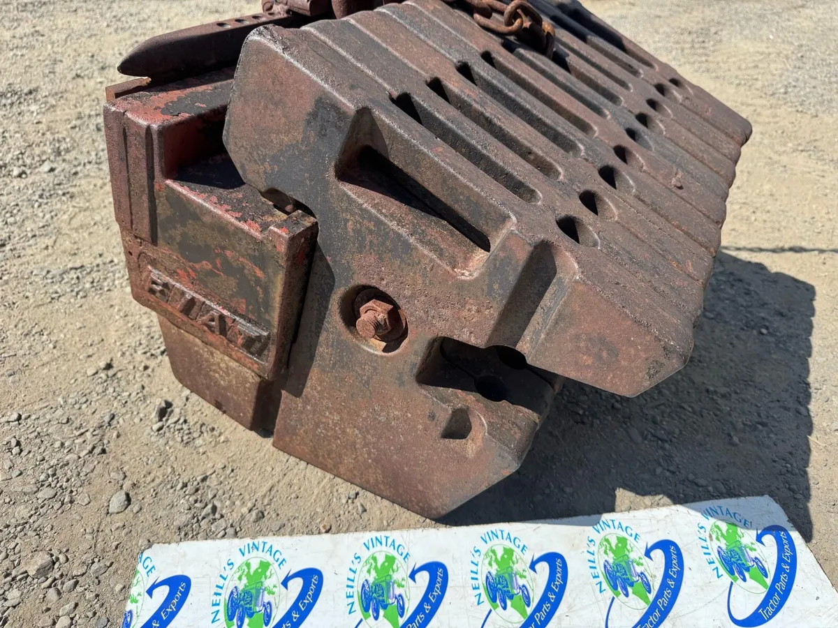 Fiat Tractor Front Weights & Carrier - Image 2