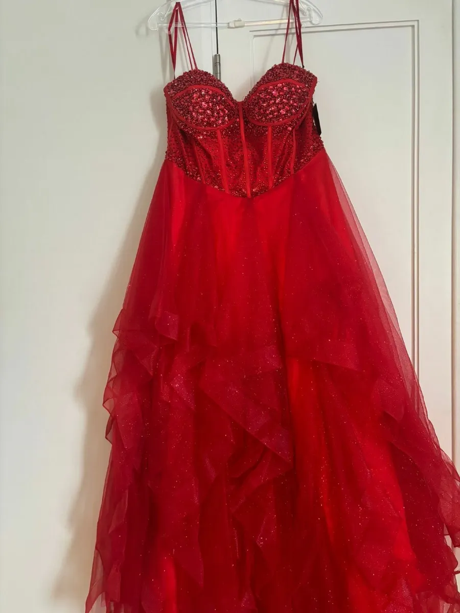 Debs dress - Image 2