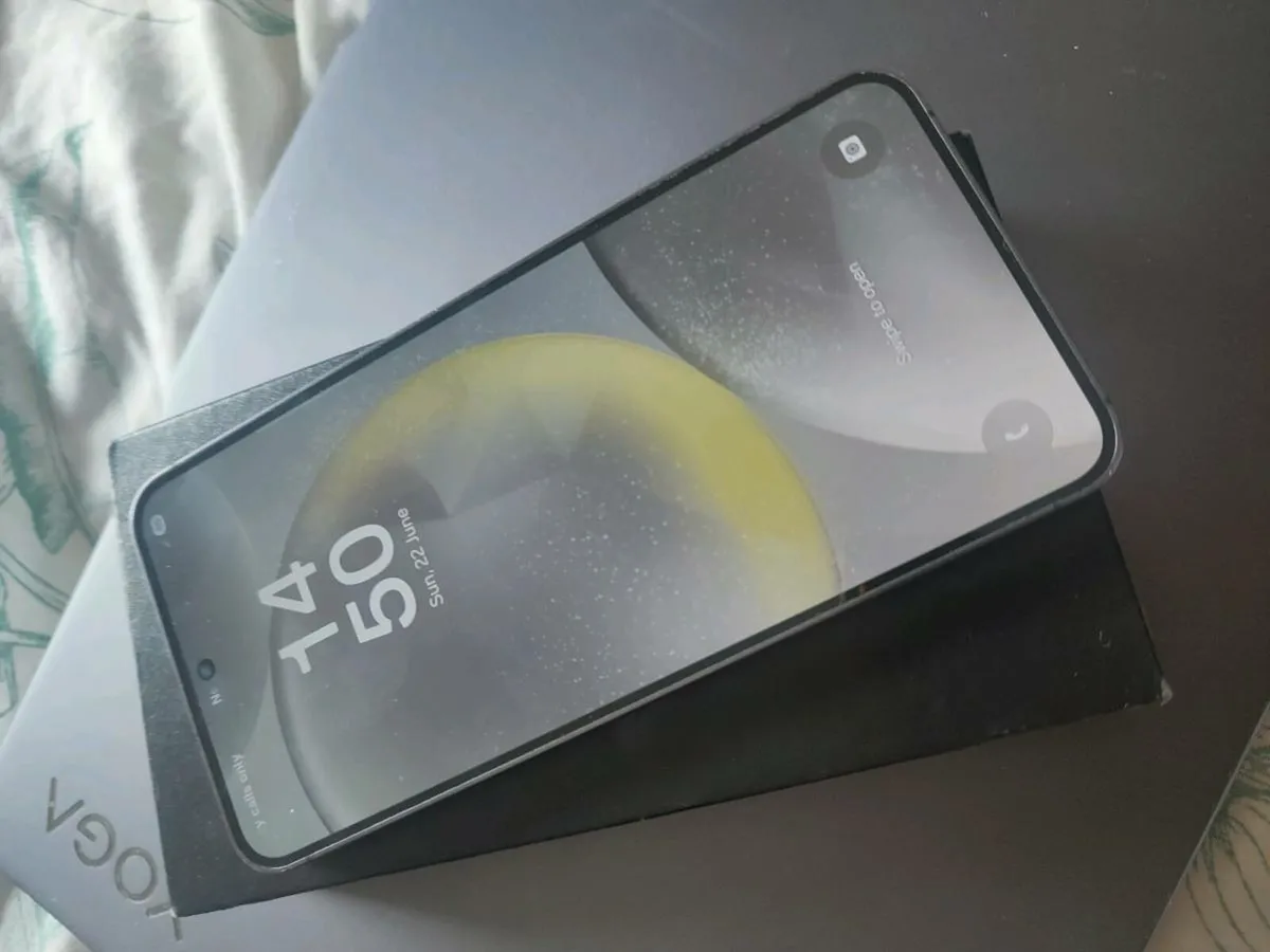 Samsung S24 - Image 3