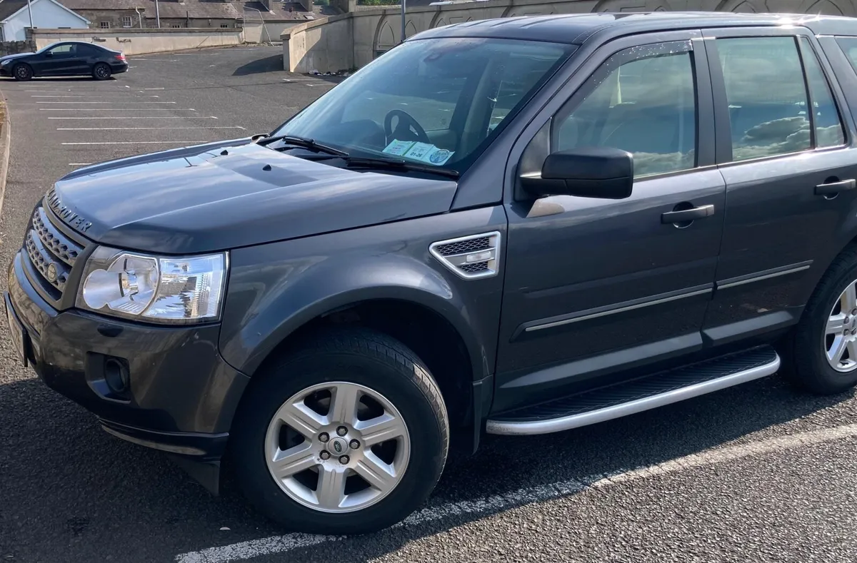Land Rover Freelander 2011 - Image 2
