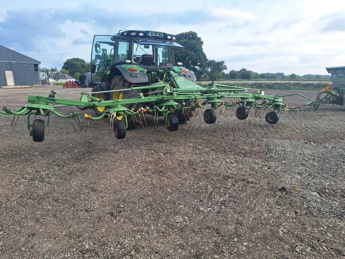 Krone 6 rotor tedder - Image 2