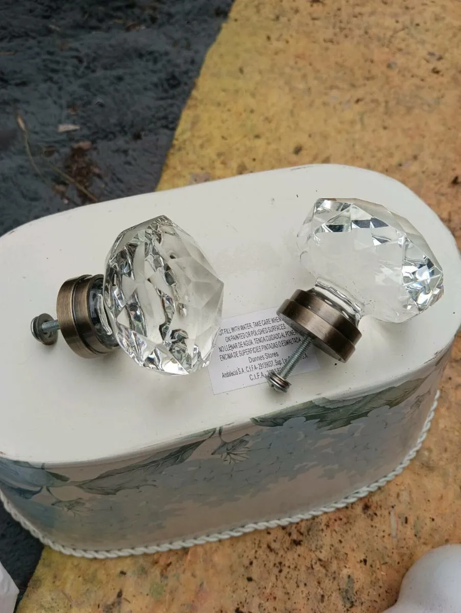 12 NEW dressing table glass ,chrome knobs - Image 4