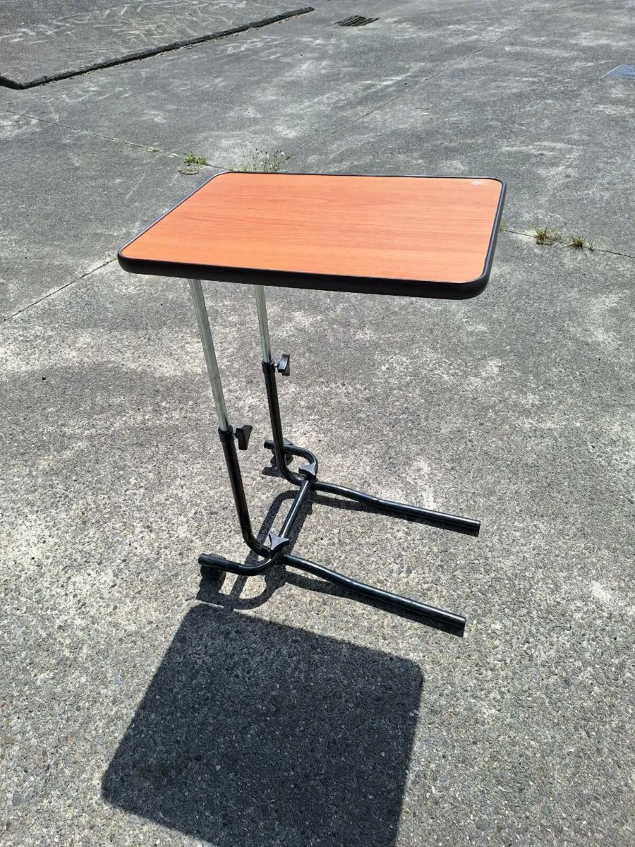 Adjustable tray stand - Image 2