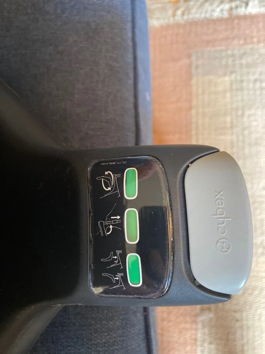 Cybex Cloud Z2-i Baby car seat and ISO-Fix - Image 4