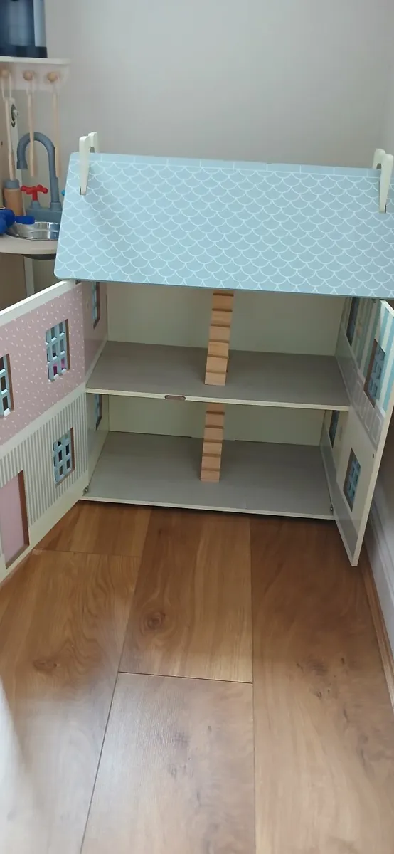 Doll House - Image 2