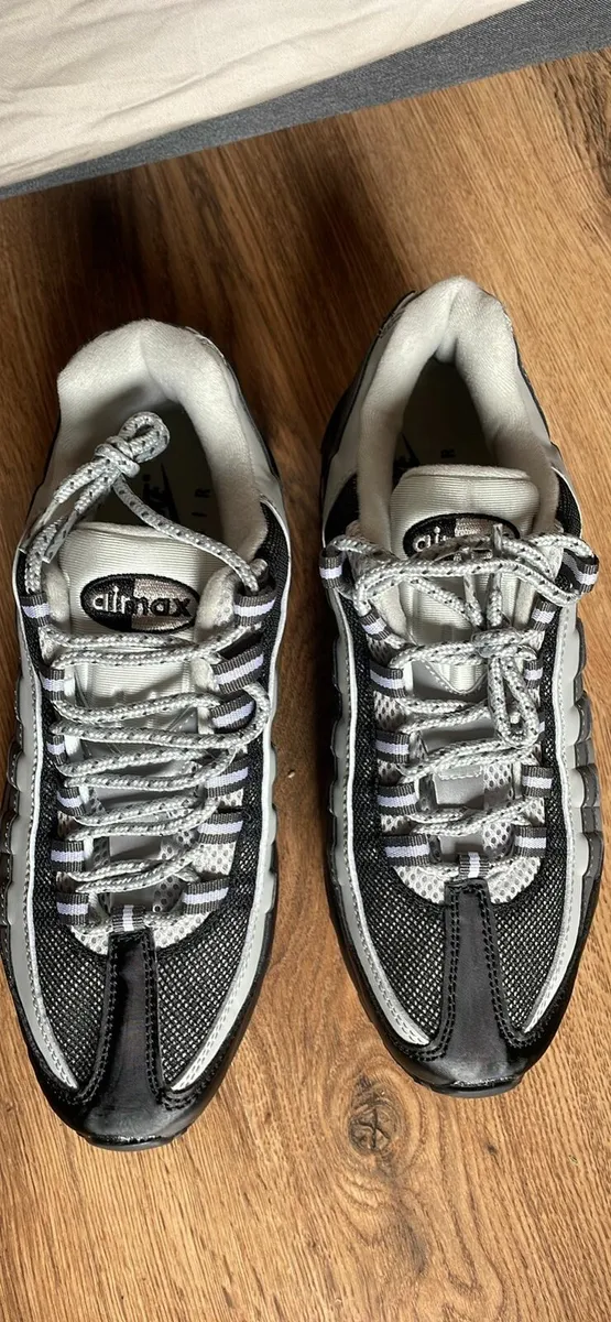 Air max 95s reflective perfect condition - Image 2