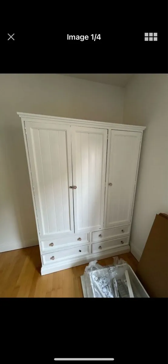 Triple wardrobe - Image 1