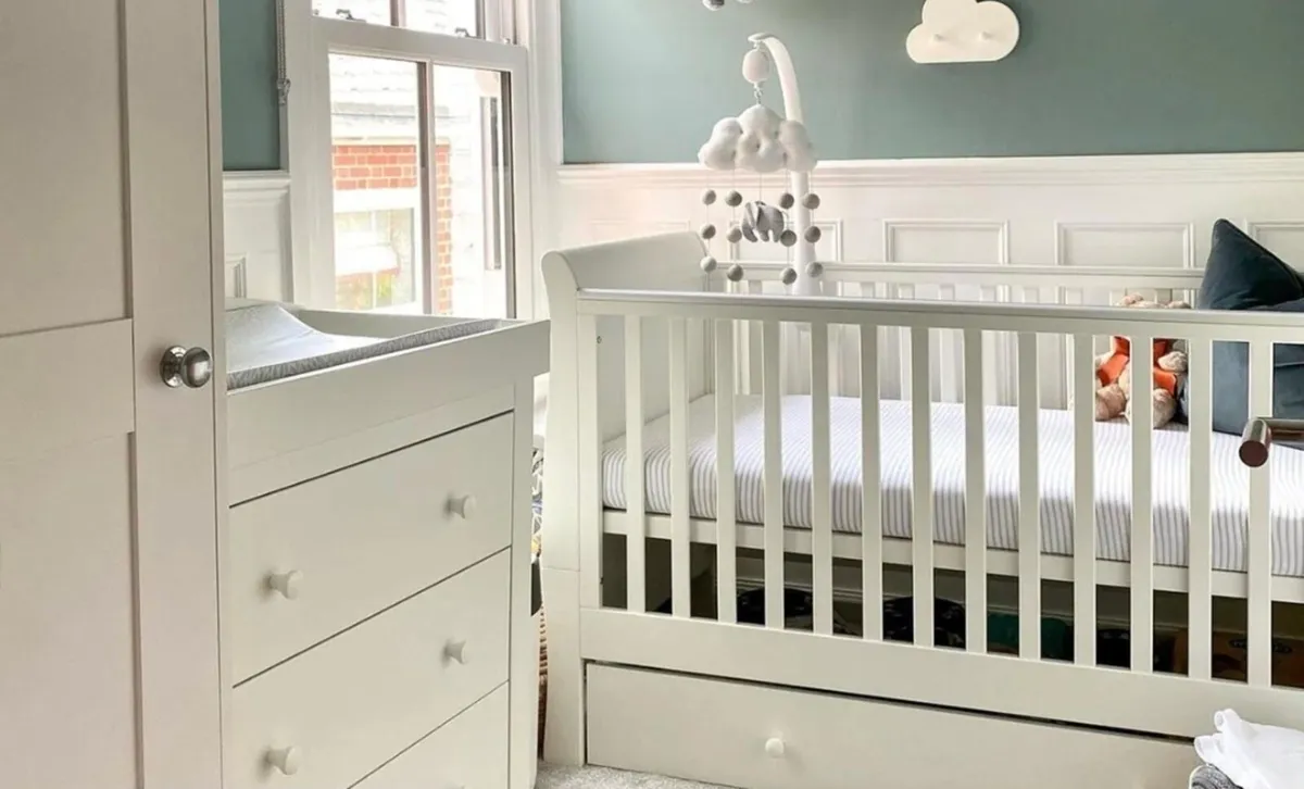 Mama and Papas Cot Bed - Image 3