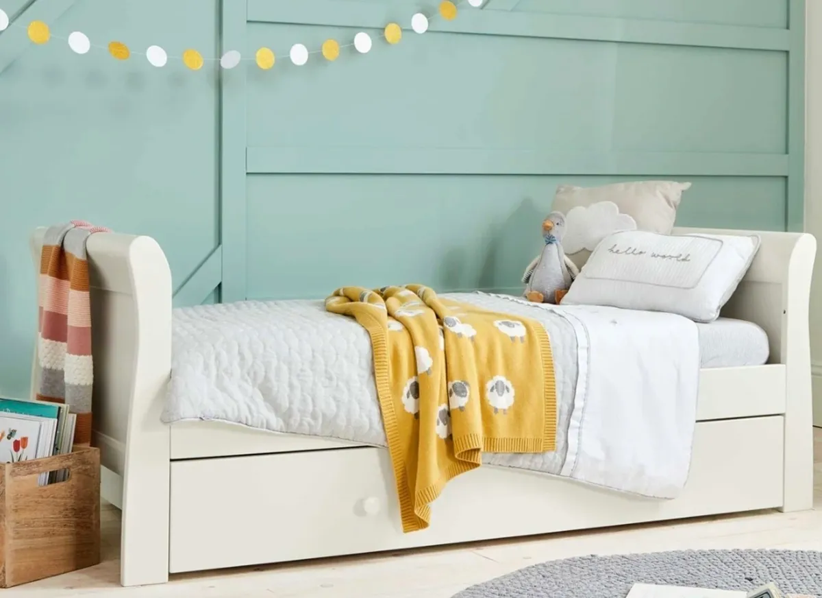 Mama and Papas Cot Bed - Image 4