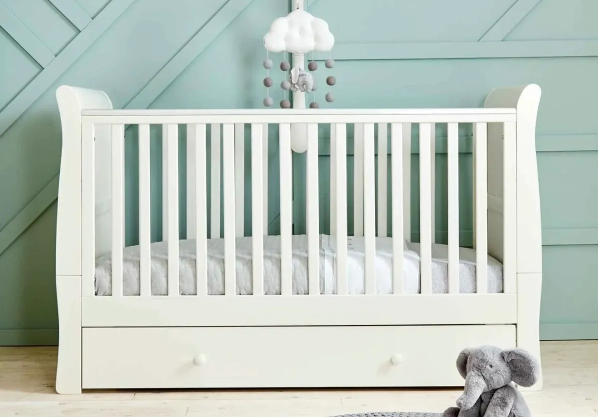 Mama and Papas Cot Bed - Image 1
