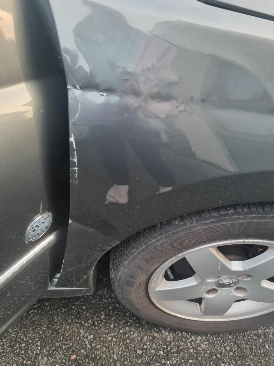 Peugeot 207 2011 - Image 4