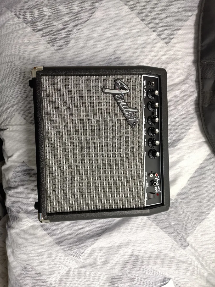 Fender Affinity Stratocaster & Amp Bundle - Image 2