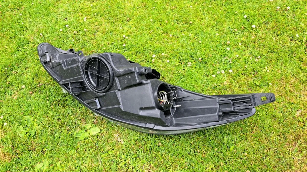Ford Fiesta Headlights - Image 3