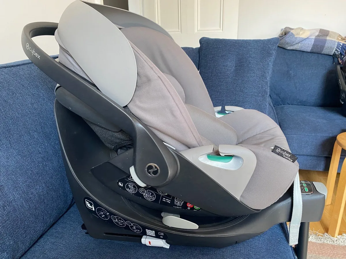 Cybex Cloud Z2-i Baby car seat and ISO-Fix - Image 2