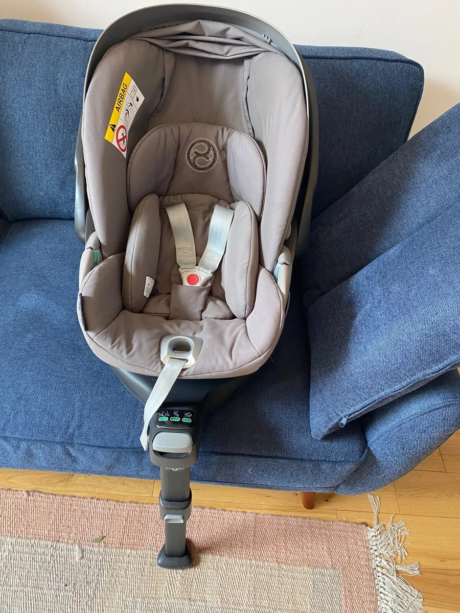 Cybex Cloud Z2-i Baby car seat and ISO-Fix - Image 1